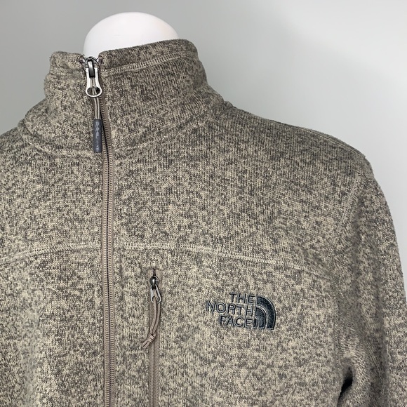 The North Face Men’s Half Zip Olive Heather Fleece - Picture 2 of 5